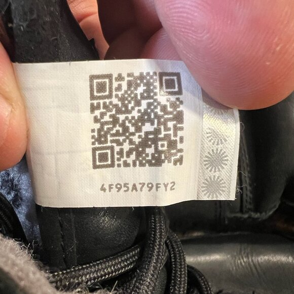 Ugg Womens Adirondack III Waterproof Leather & Suede Winter Boots Size 8 Black/G - Picture 9 of 9